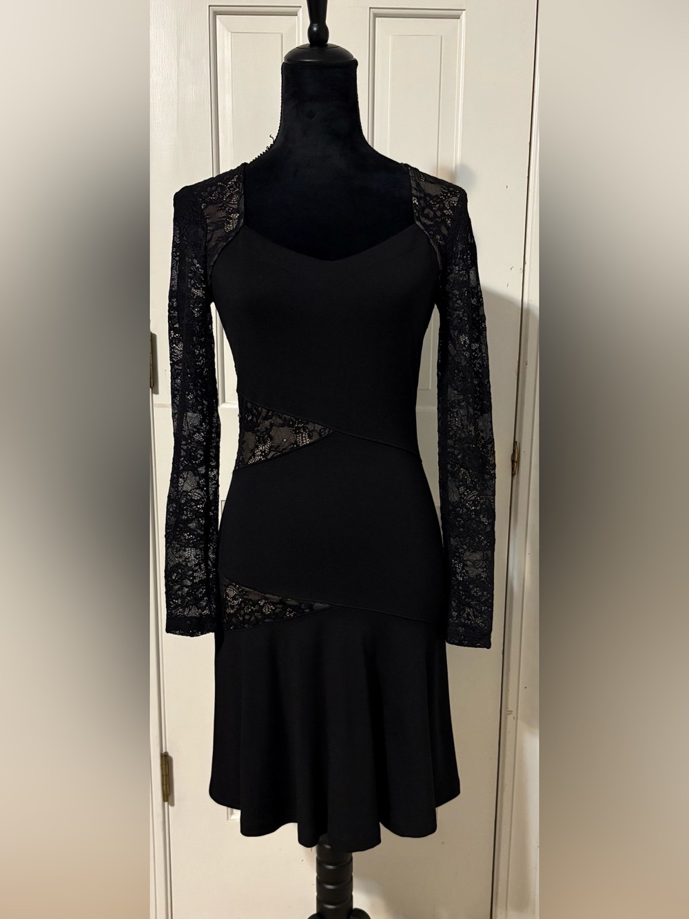 ALI & JAY, Los Angeles -Elegant Black Lace Sleeve Fit-and-Flare Dress